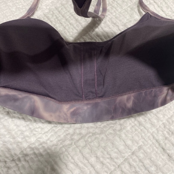 Lululemon diamond dye flow y Nulu bra size 8 purple - Picture 7 of 8